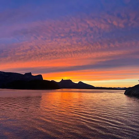 Efjord And Stetind - Ocean Tatil Evi Ballangen